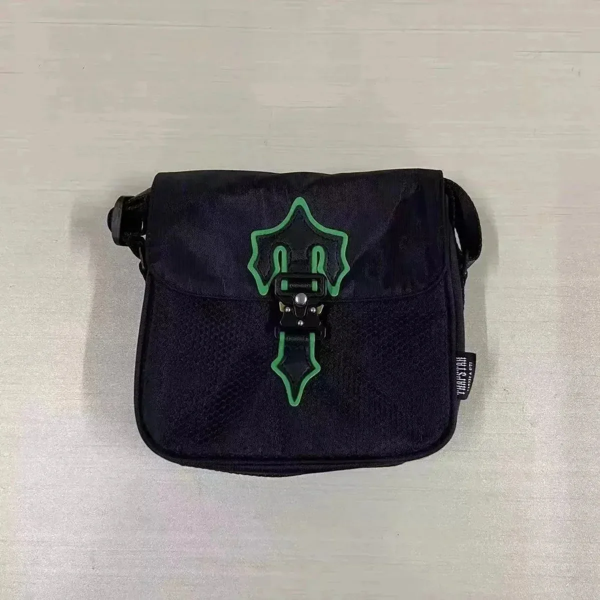 Trapstar Trapstar Shooters Black/Green Cross Messenger Bag Black - 1