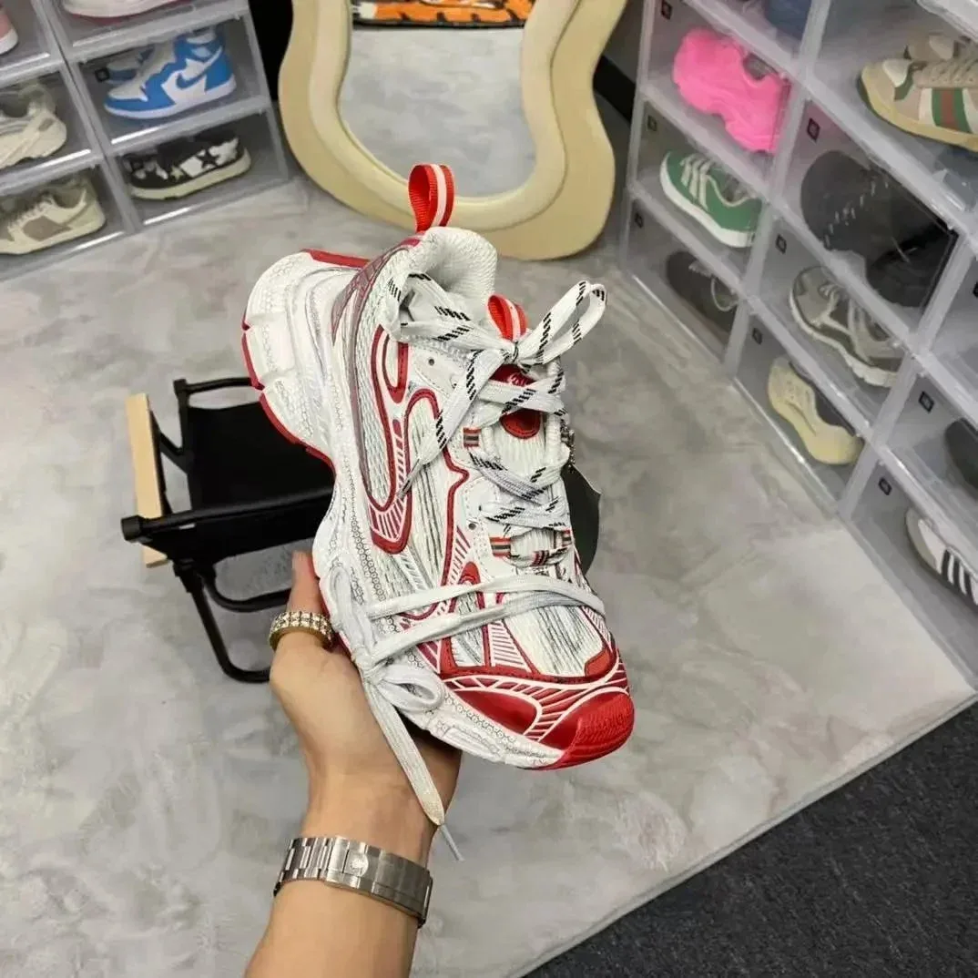 Balenciaga Balenciaga Triple S White/Red Sneakers White