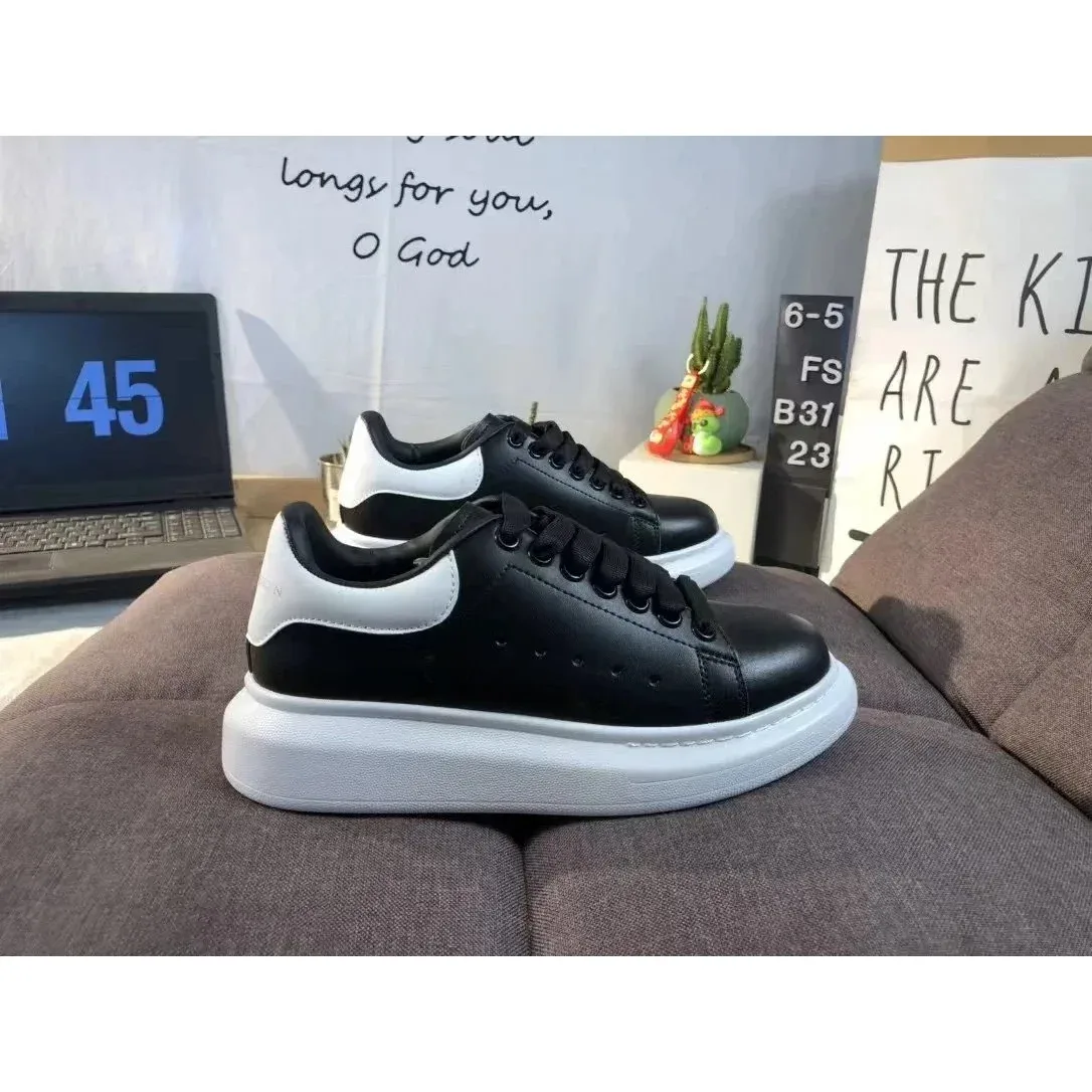 Alexander McQueen Alexander McQueen Oversized Tread Slick Black/White Sneakers Black - 1