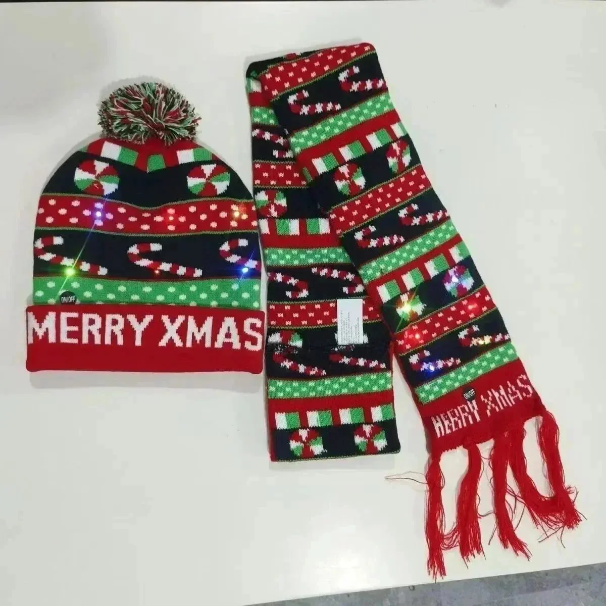 Other LED Christmas Beanie & Scarf Set - Red/Green Red - 1