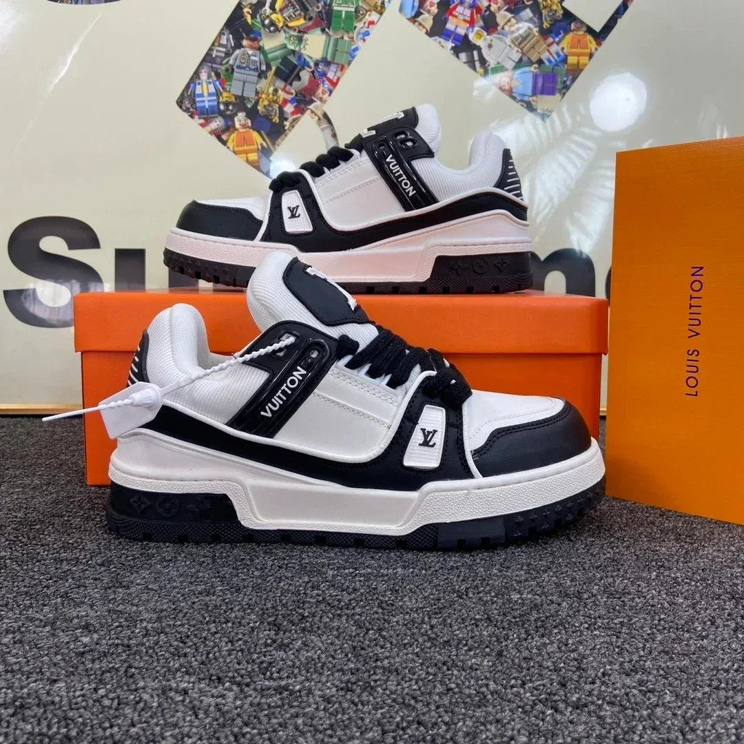 Louis Vuitton LV Trainer-Sneaker in Schwarz/Weiß