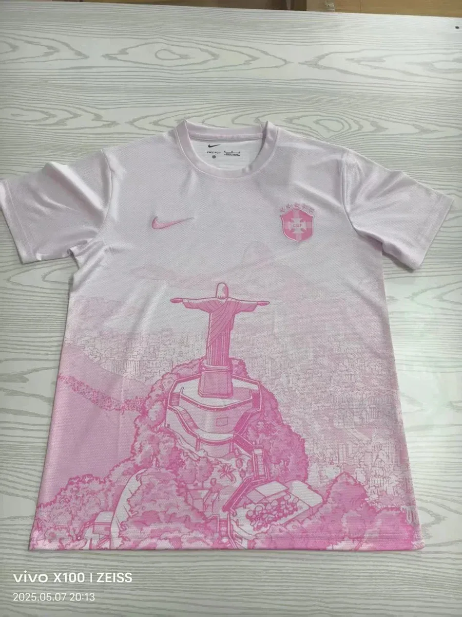 Nike Nike Pink Christ the Redeemer T-Shirt Pink - 1
