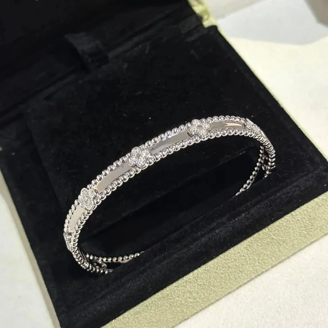Van Cleef & Arpels Van Cleef & Arpels Alhambra Diamond Bracelet Silver Jewelry Silver - 1