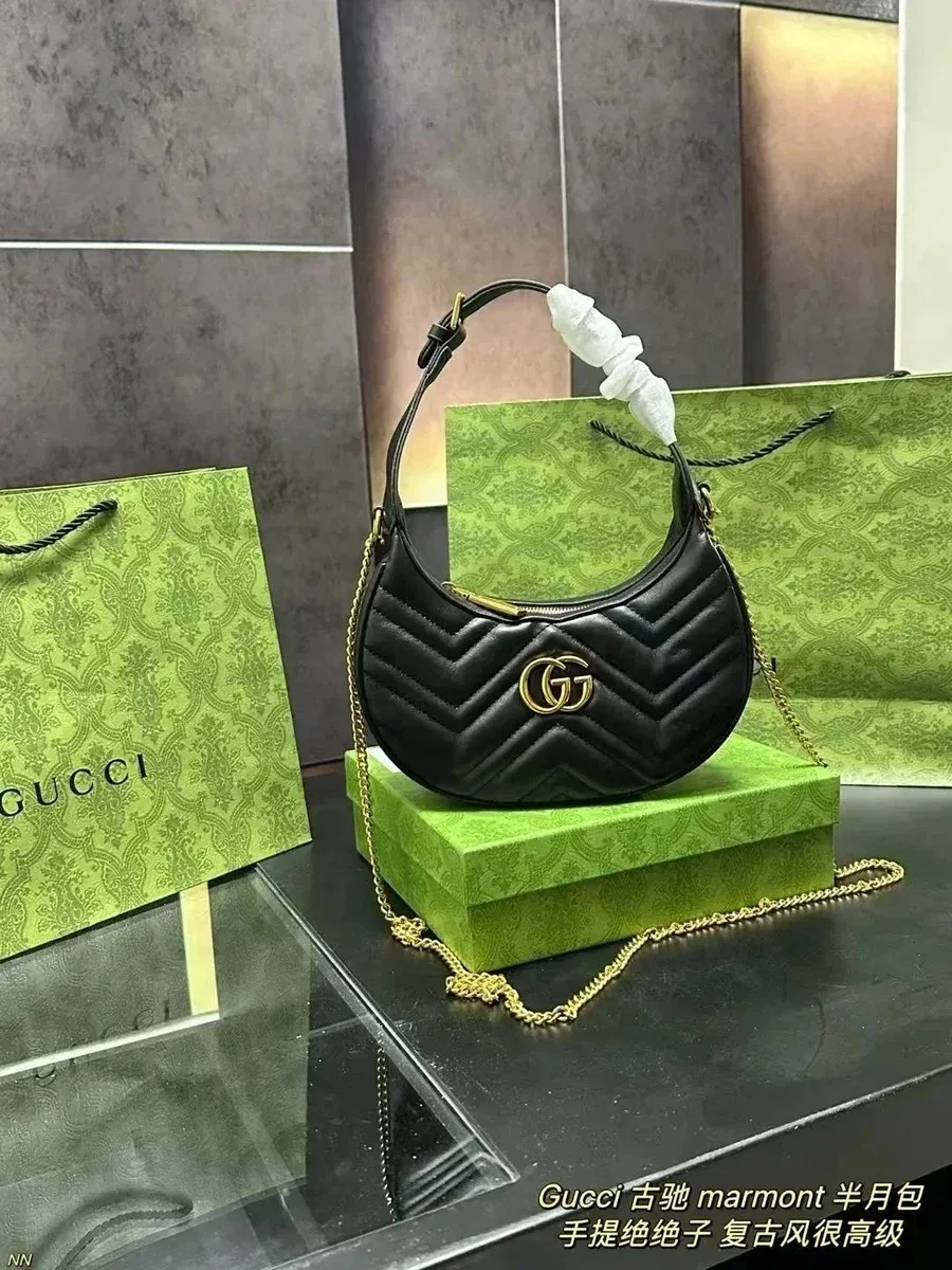 Gucci Gucci Marmont Black GG Leather Handbag Black - 1