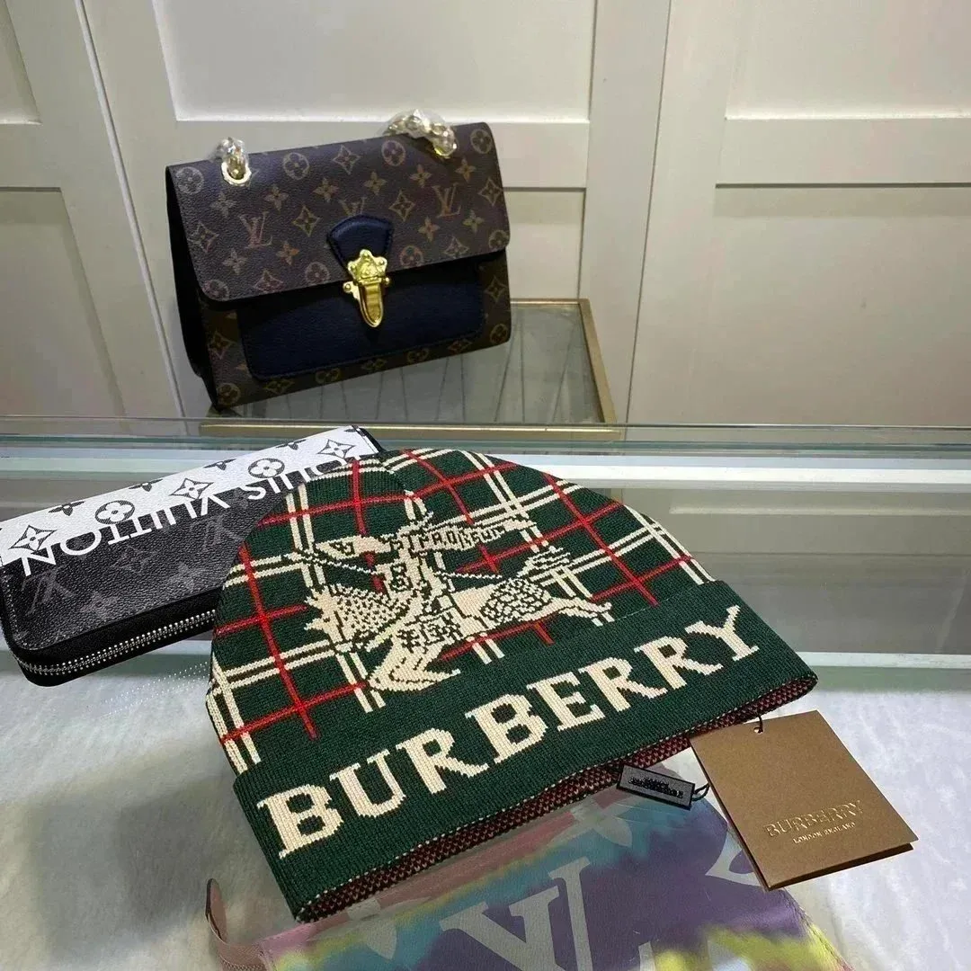 Burberry Burberry Green & Cream Check Beanie Green - 1