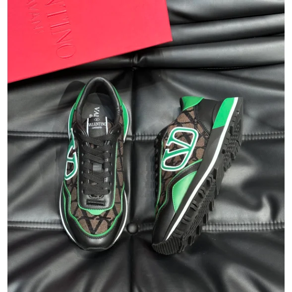 Valentino Valentino Rockstud Green & Black Sneakers Black - 1