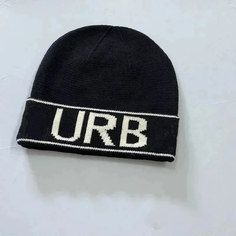 Other URB Beanie Black with Cream URB Band Headwear Black - 1