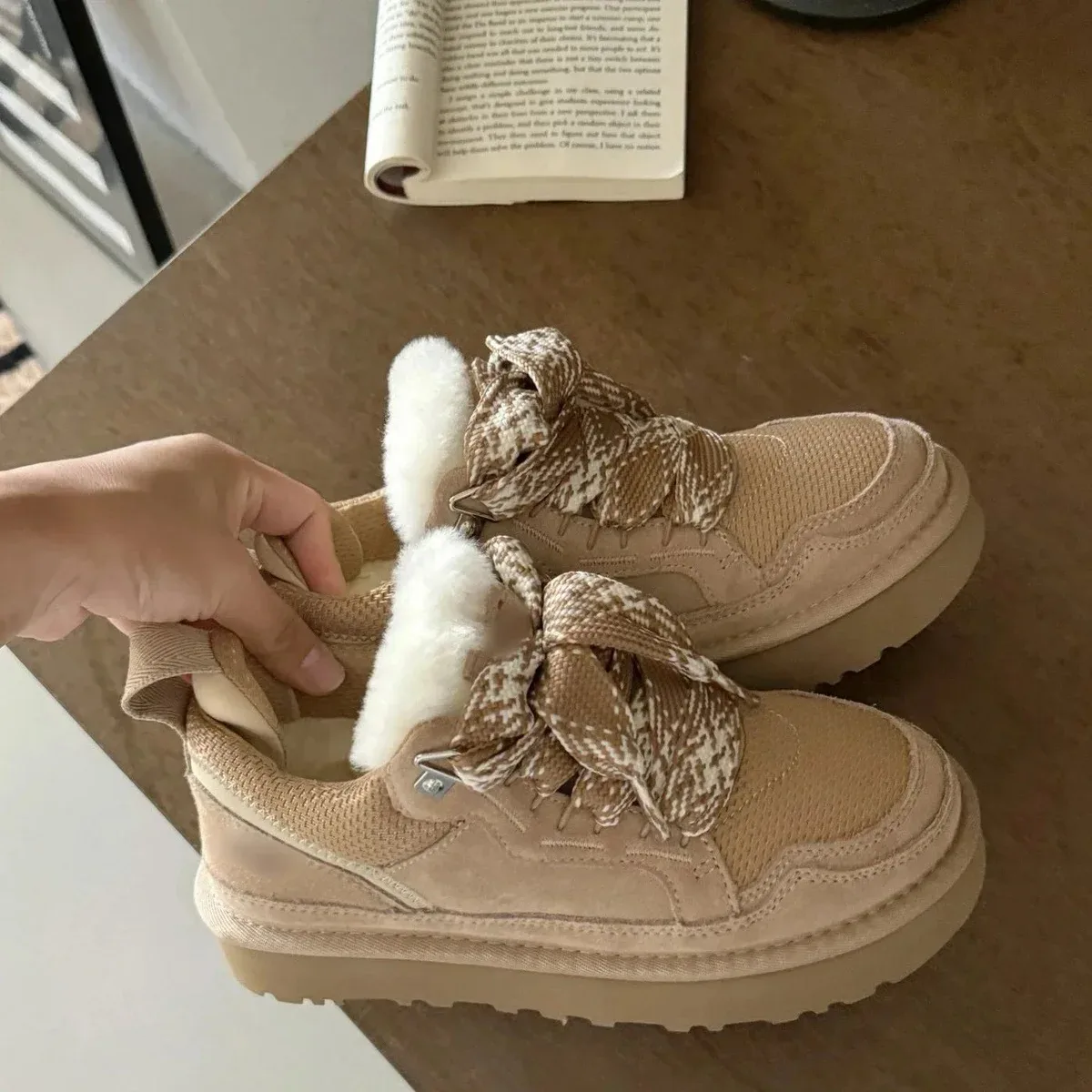 UGG UGG Classic Short Camel Platform Sneakers Beige