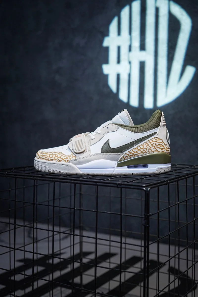 Jordan Nike Air Jordan 3 Legacy Low White/Olive Green Sneakers White - 1