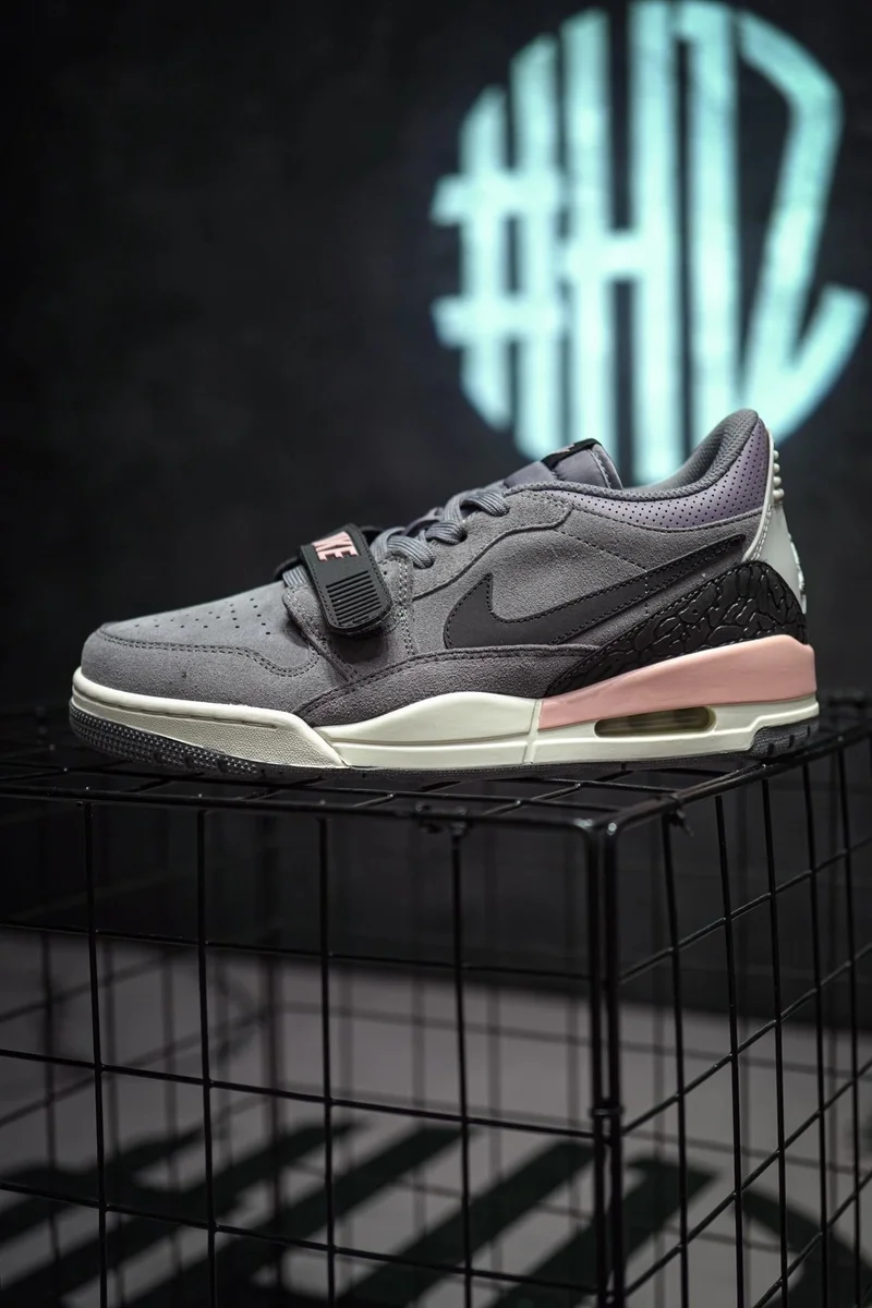 Jordan Nike Air Jordan Legacy 310 Grey/Pink Sneakers Grey - 1