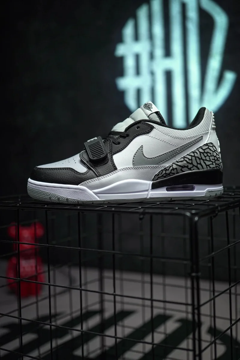 Jordan Nike Air Jordan 3 Legacy Low Cement Grey Sneakers Grey - 1
