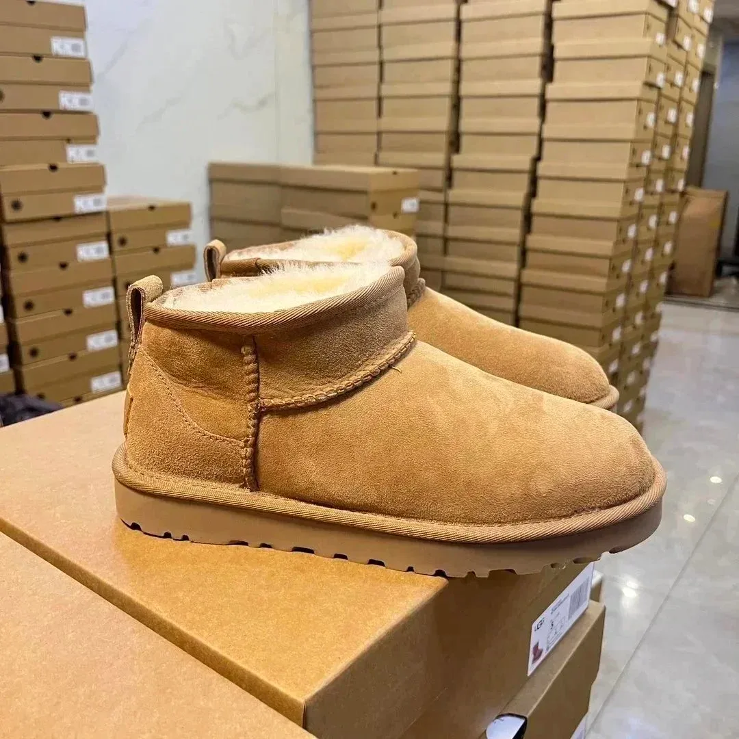 UGG Classic Short Chestnut Boots catalog image