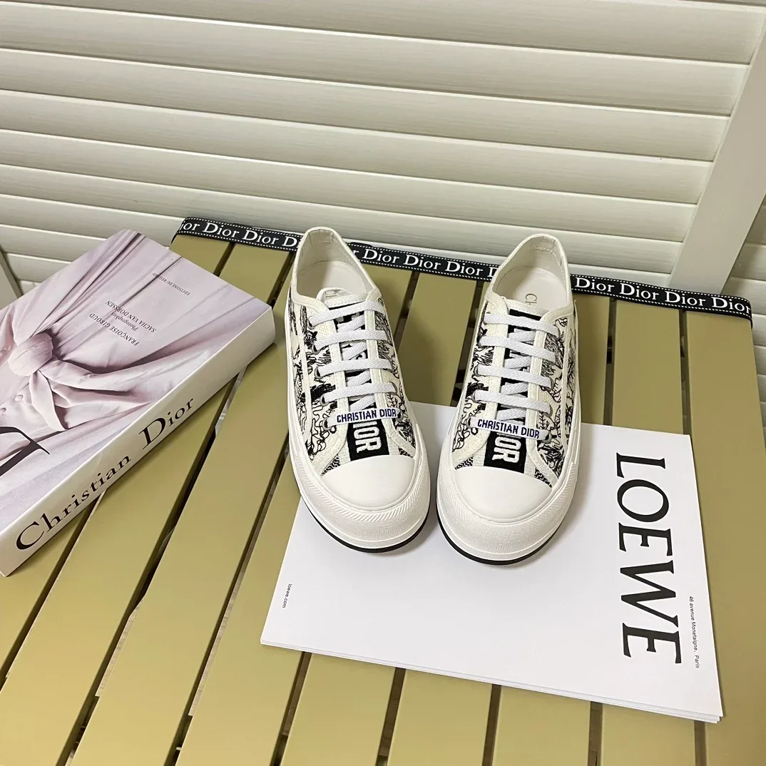 Dior Dior Book Tote White & Black Canvas Sneakers White - 1