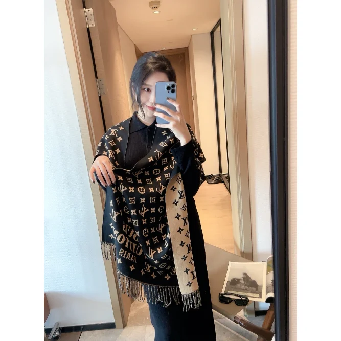 Louis Vuitton Louis Vuitton Monogram Scarf F-5 Black Black