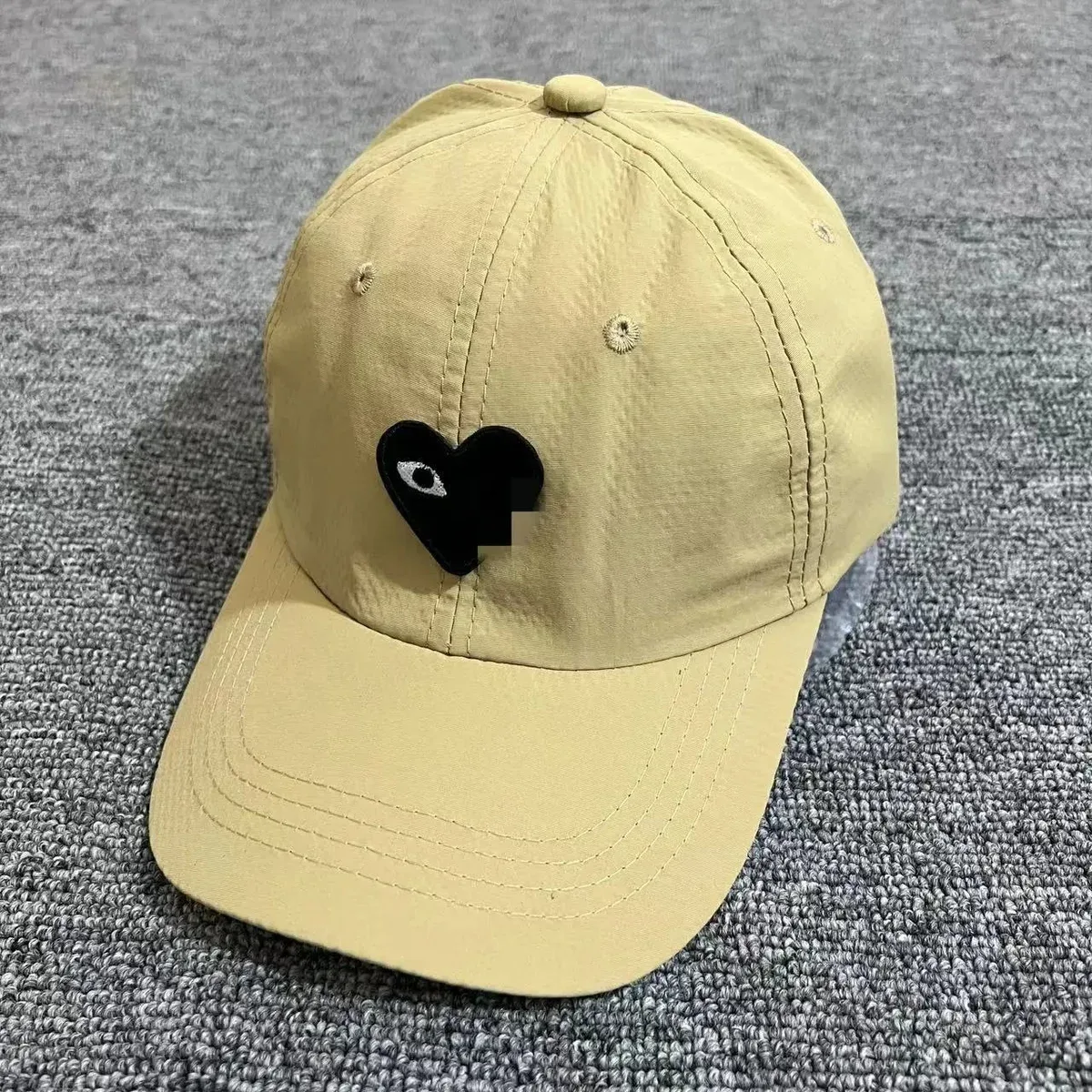 Comme des Garçons Comme des Garçons Play Heart Cap Khaki with Black Eye Beige - 1