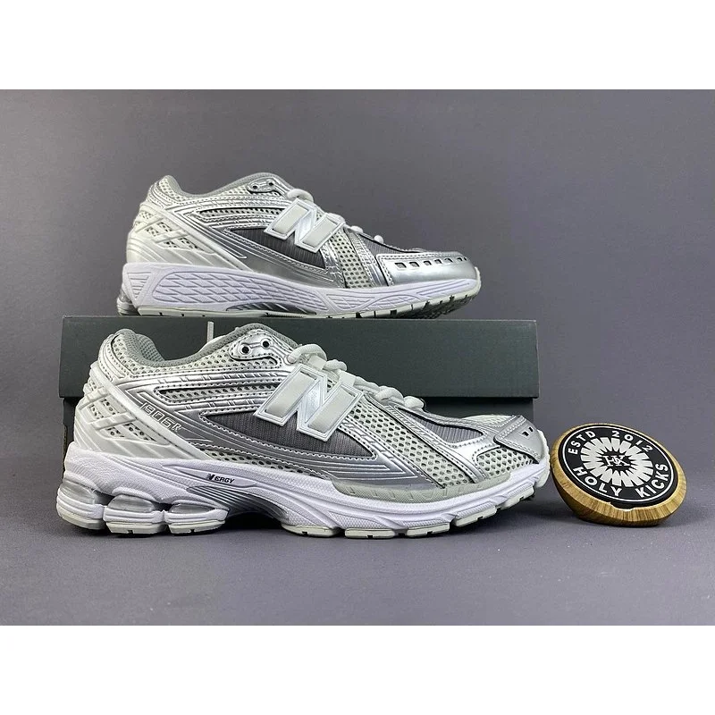 New Balance New Balance 1906R 240 Silver Sneakers Silver - 1