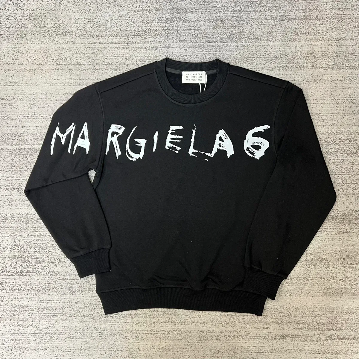 Maison Margiela Maison Margiela Black 'Margielasix' Sweatshirt Black - 1