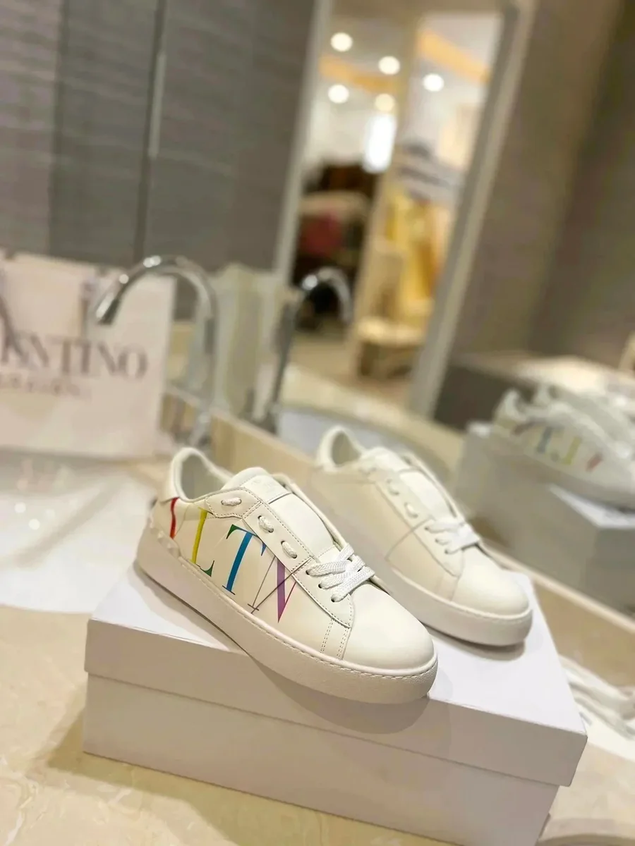 Valentino Valentino Rockstud Garavani White Rainbow Sneakers White - 1