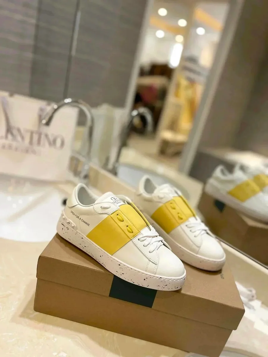Valentino Valentino Rockstud Garavani White & Yellow Sneakers White - 1