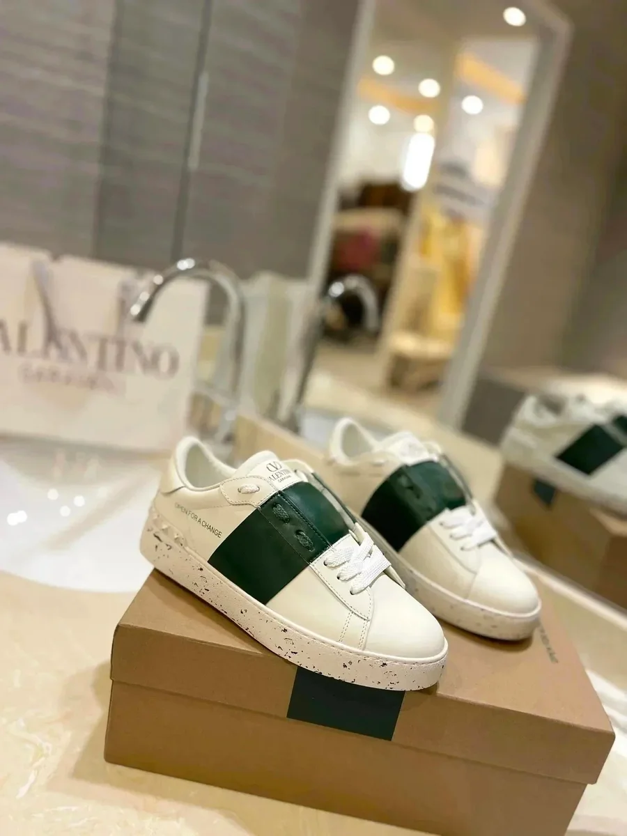 Valentino Valentino Rockstud Garavani White/Green Sneakers White