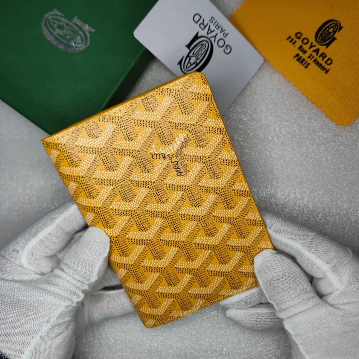Goyard Goyard 30-Passport Case Yellow Goyardine Canvas Yellow - 1