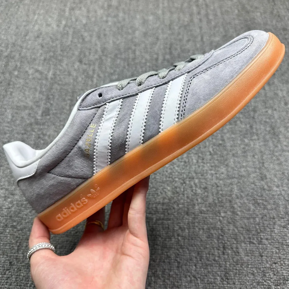 Adidas Adidas Gazelle Grey Gum Sneakers Grey - 1