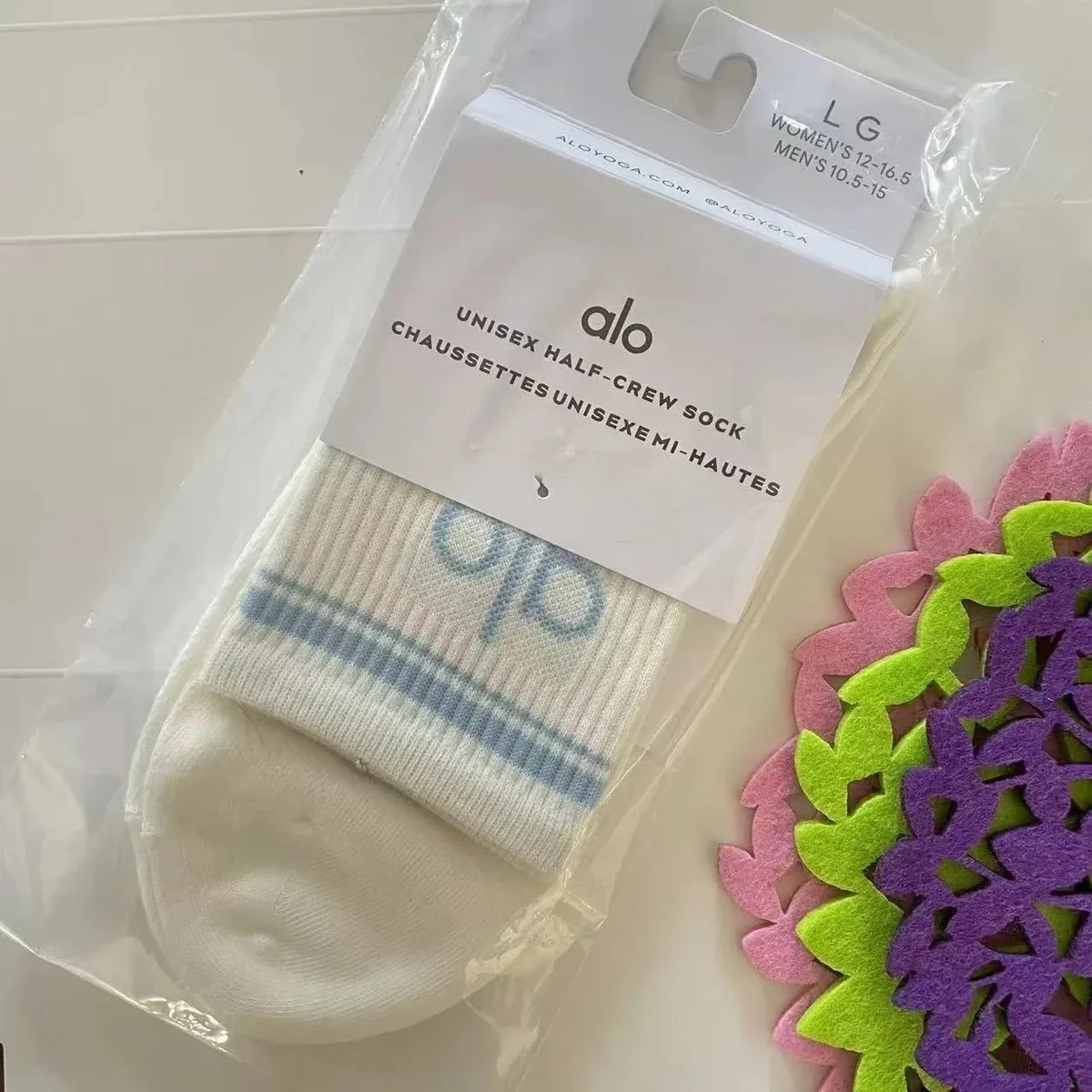 Alo Yoga Alo Unisex Half-Crew Sock Cream with Blue Stripe Cream - 1