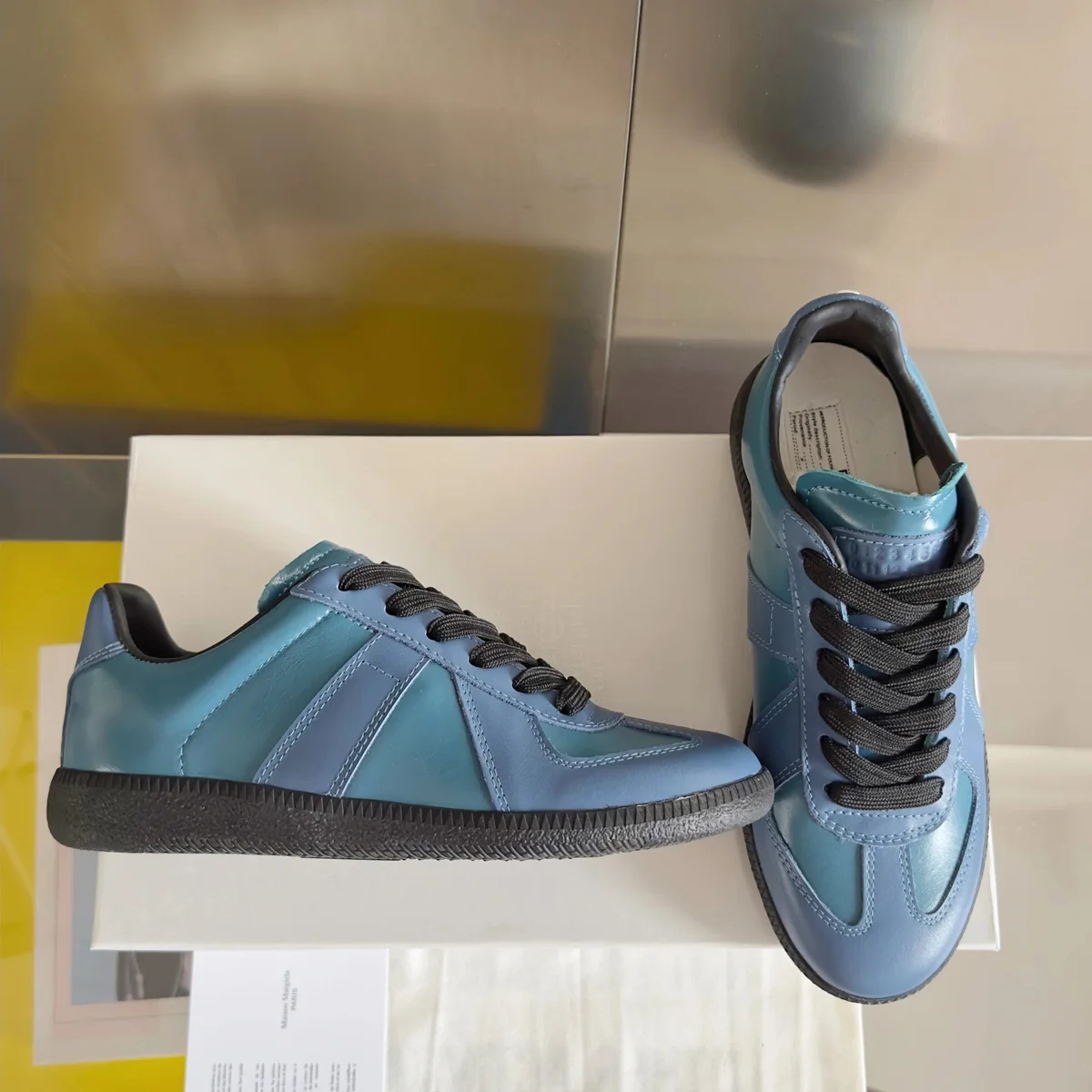 Maison Margiela Maison Margiela Replica Blue Leather Sneakers Blue - 1