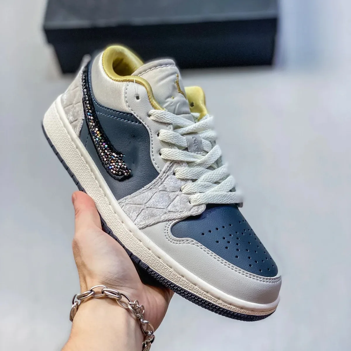 Jordan Nike Air Jordan 1 Low 'Glacier Grey' Sneakers Grey - 1