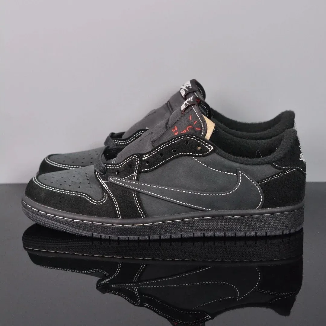 Jordan Nike Air Jordan 1 Low Black Triple Black Sneakers Black