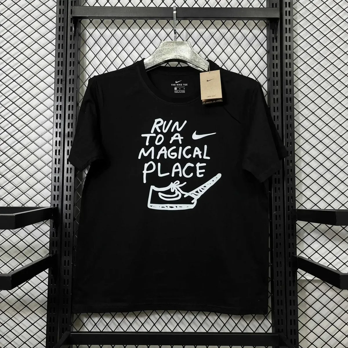 Nike Nike Run to a Magical Place Black T-Shirt Black - 1