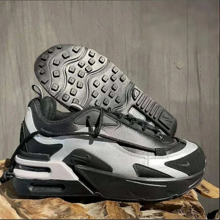 Nike Nike Air Max 270 Triple Black Sneakers Black - 1