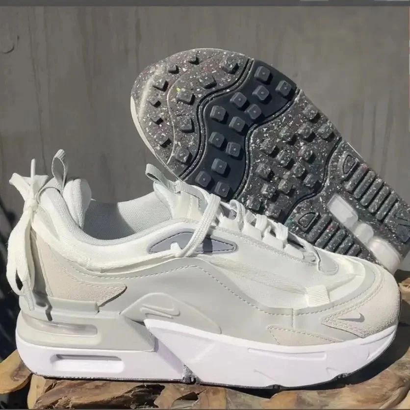 Nike Nike Air Max 270 Sail/White Sneakers White - 1
