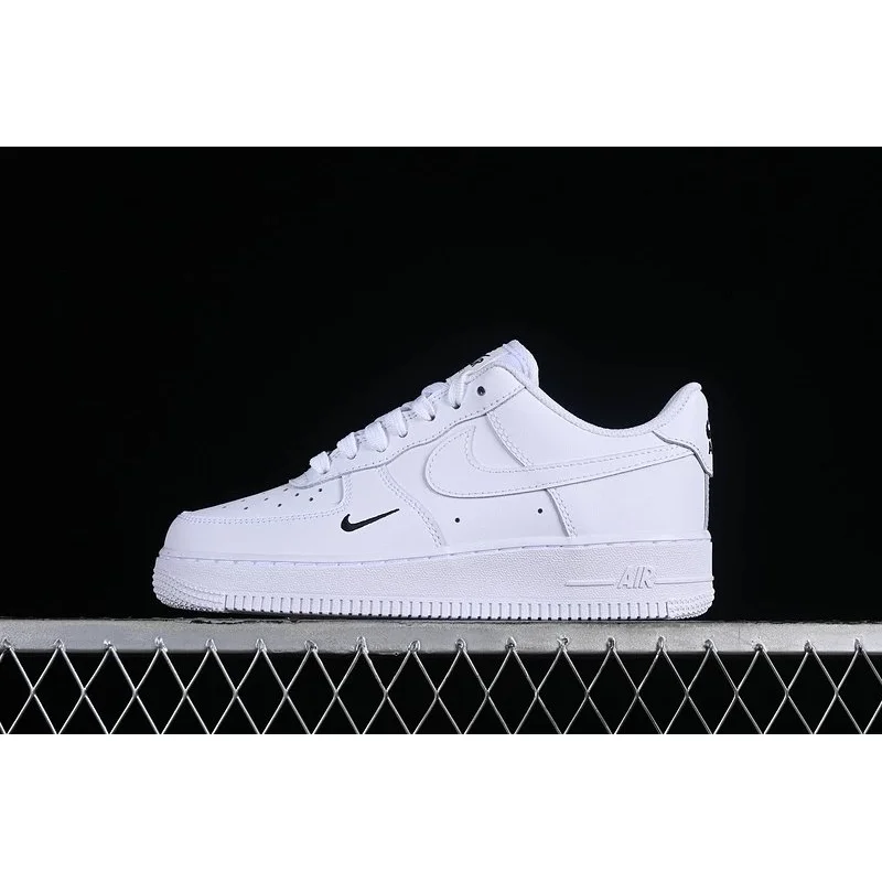 Nike Nike Air Force 1 White Triple White Sneakers White - 1