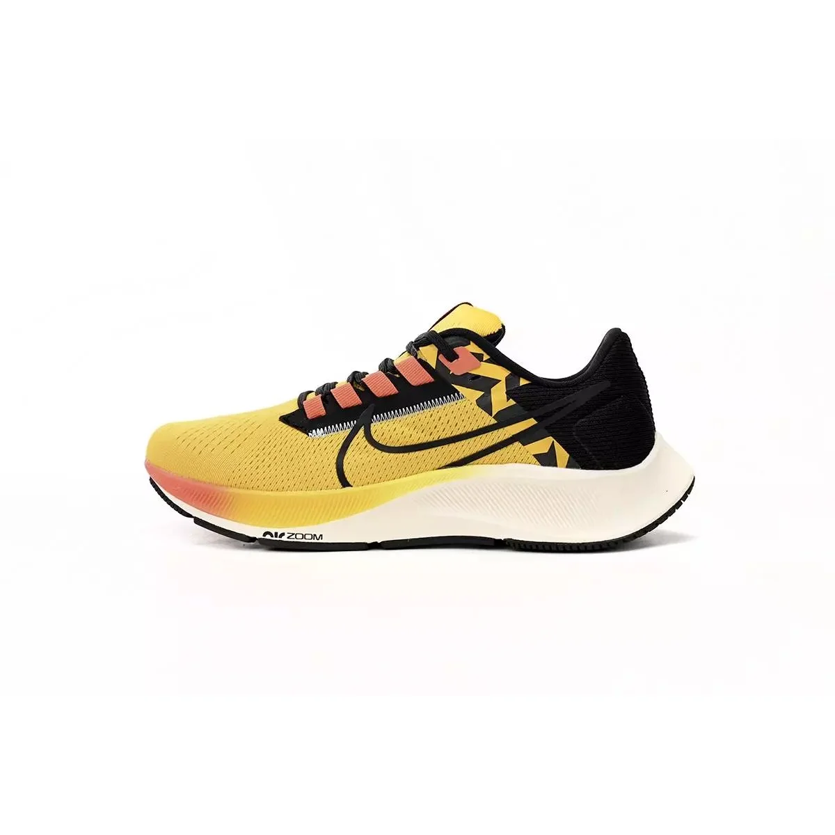 Nike Nike Air Zoom Pegasus 38 Gold Black Sneakers Gold - 1