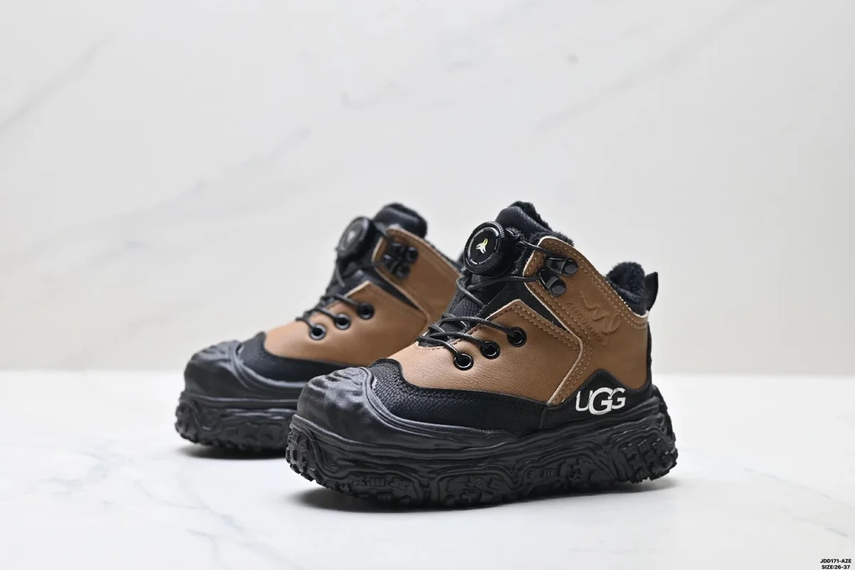 UGG UGG Classic Short Coffee Brown Boots Brown