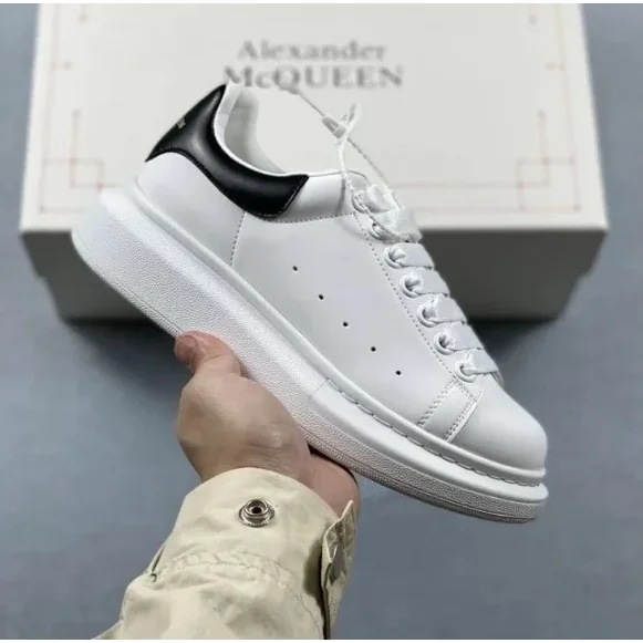 Alexander McQueen McQueen White/Black Sneakers