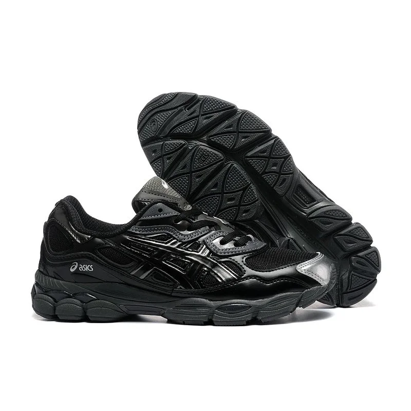 ASICS Gel-Nimbus 24 Black Sneakers