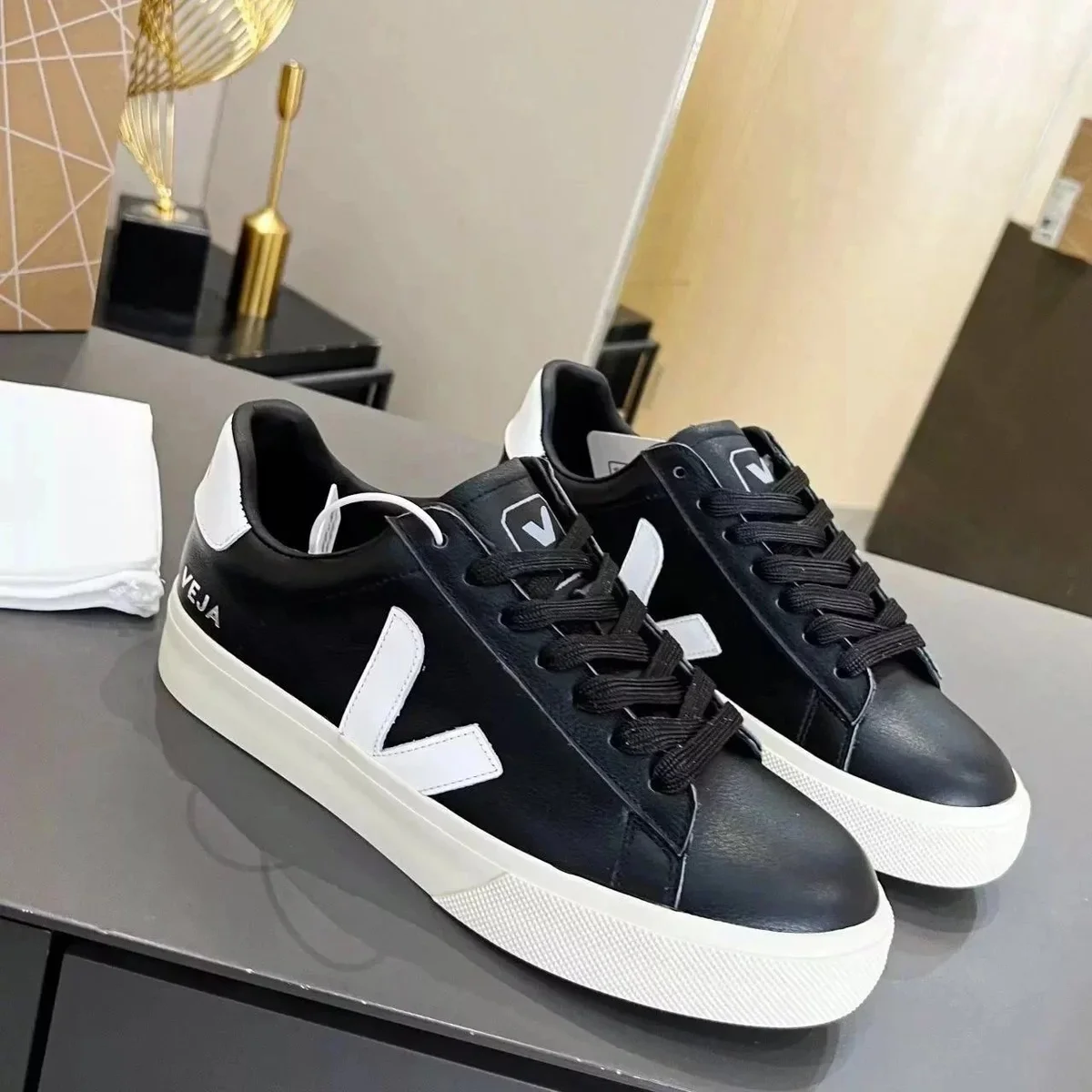 Veja VEJA Black/White Sneakers