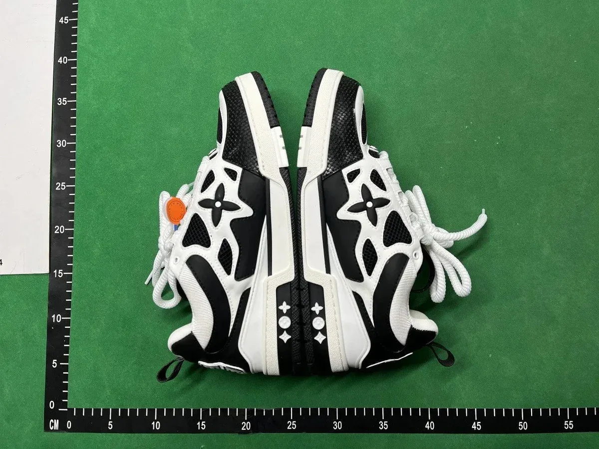 Louis Vuitton Tabi Black & White Sneakers