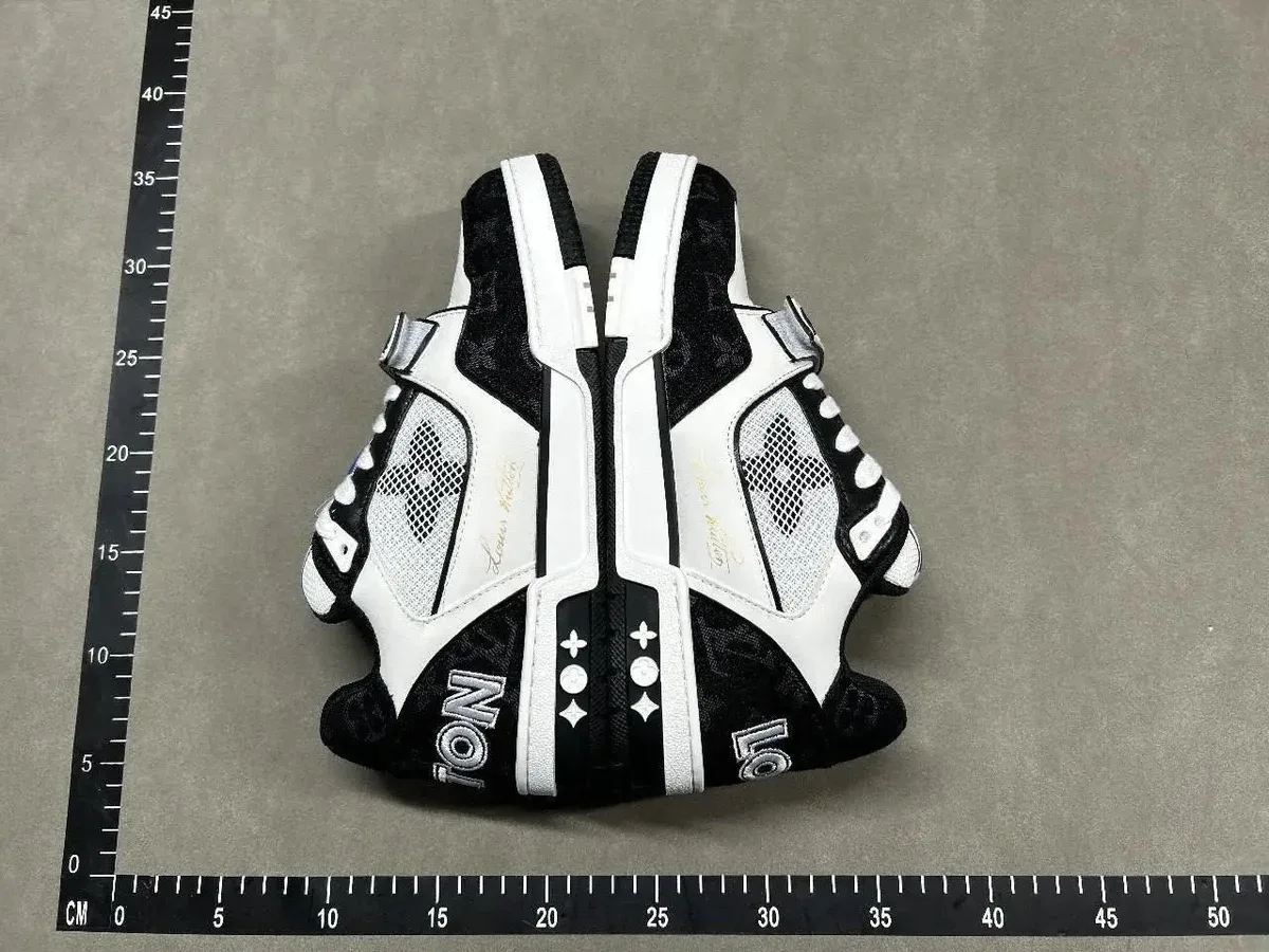Louis Vuitton LV Trainer Black/White Sneakers