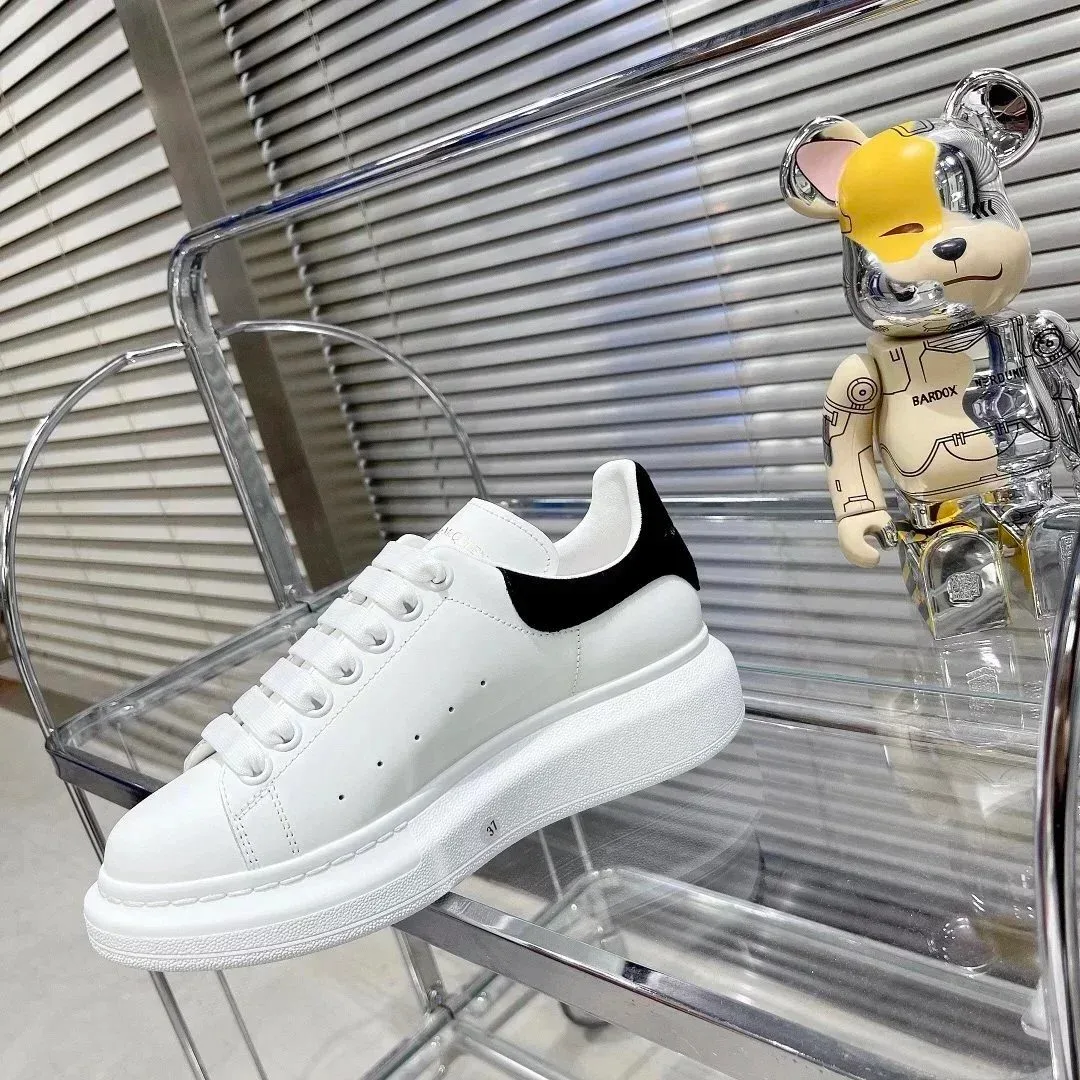 Alexander McQueen McQueen Oversized White/Black Sneakers