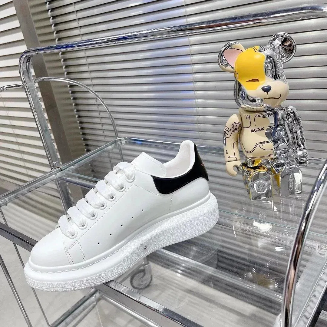 Alexander McQueen McQueen Oversized White/Black Sneakers