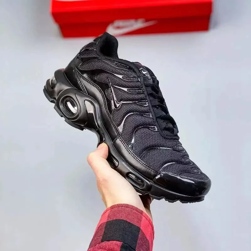 Nike Air Max Tuned Air Triple Black Sneakers