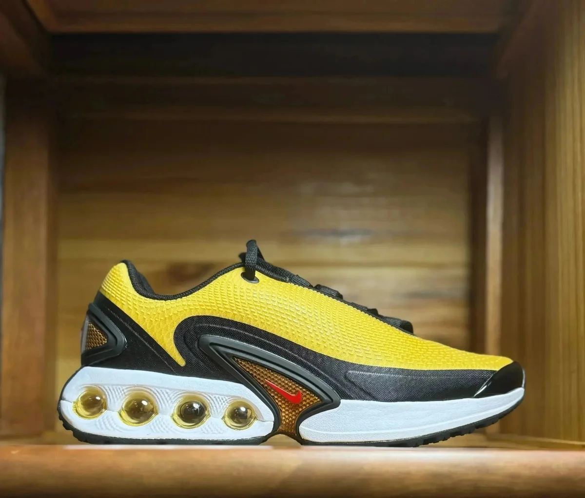 Nike Air Max 270 Sail/Yellow Black Sneakers