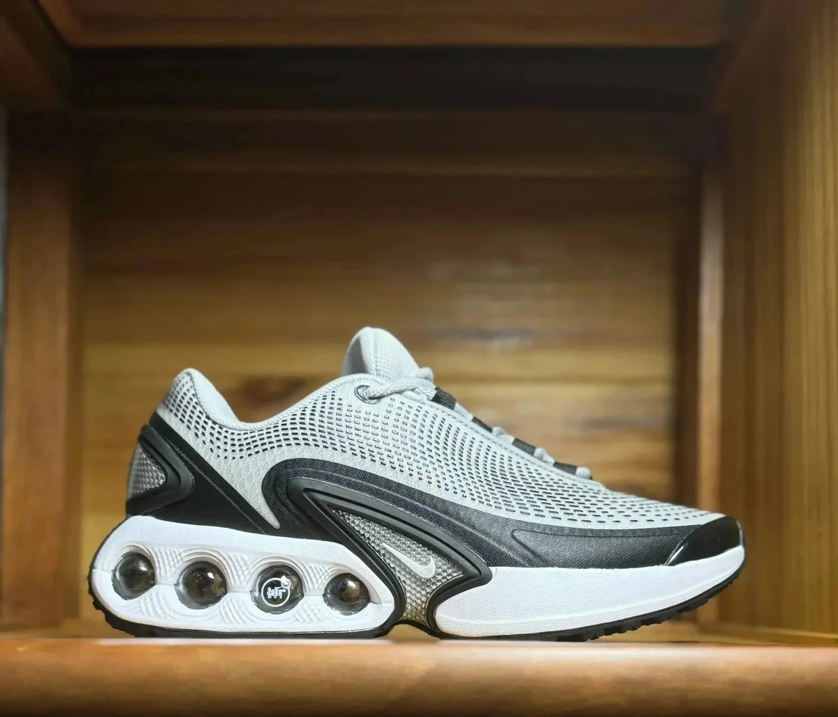 Nike Air Max 270 Sail/Black Sneakers