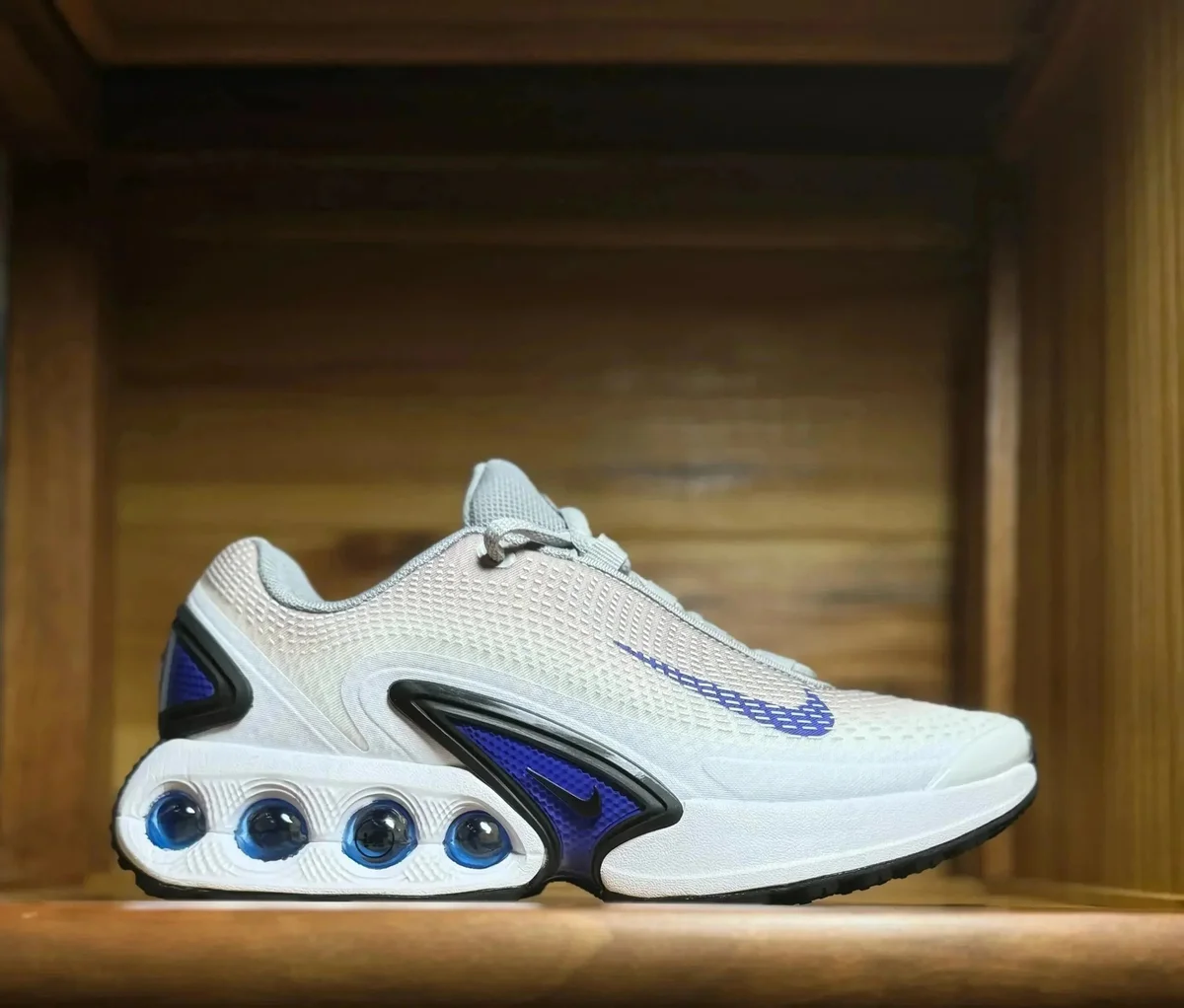 Nike Air Max 270 Sail/University Red Sneakers