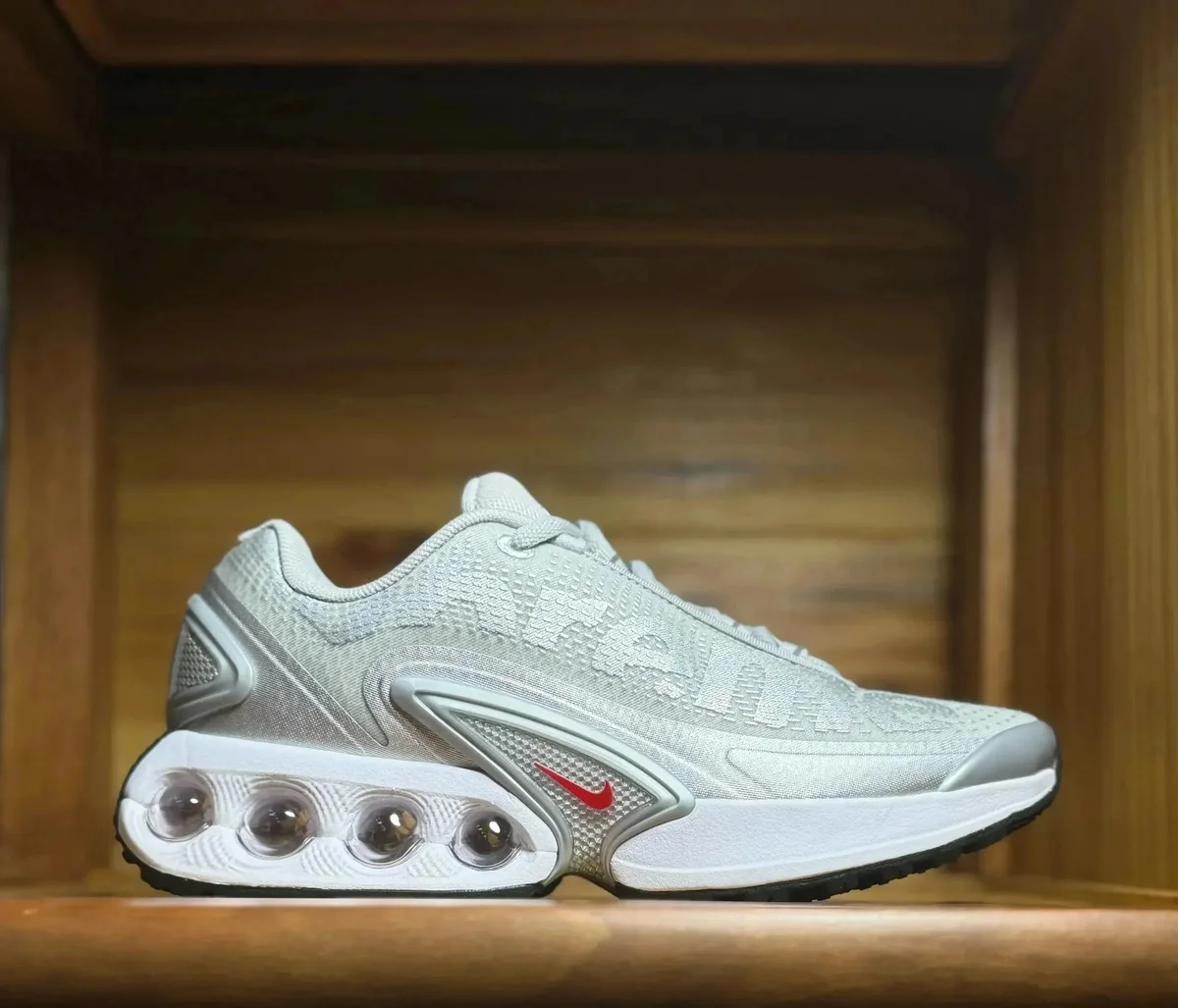 Nike Air Max Gato Sail/University Red Sneakers