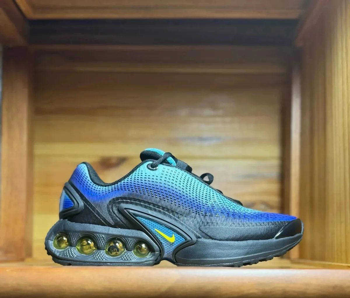Nike Air Max 2000 Blue Gradient Sneakers