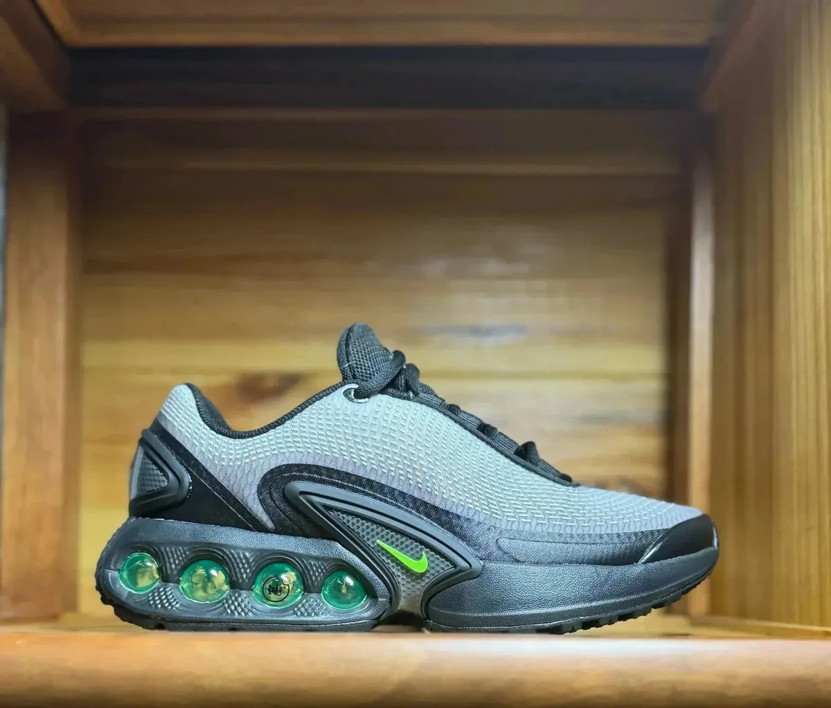 Nike Air Max 2000 Grey/Black Green Sneakers